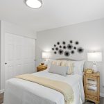 Plenty of storage and a versatile layout for rest or work.